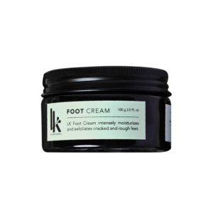 LK Foot Cream exfoliates your rough skin and deeply penetrates into the skin to moisturize! Enjoy its fast absorbing formula and wear it with confidence.